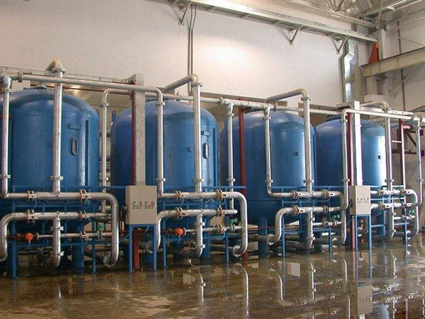 1573002945699354.jpg 在選擇多介質過濾器時有哪些注意要點